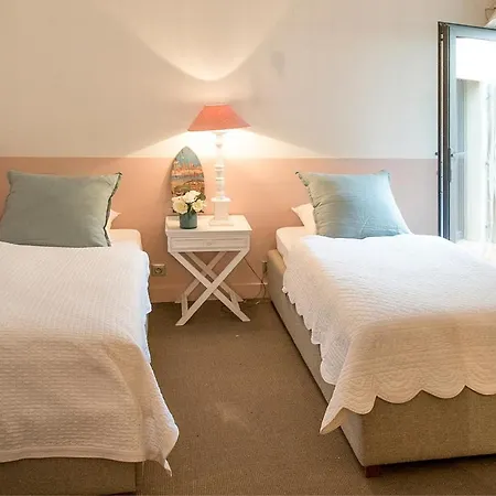 Sleeps 12 With Pool And Air Con Villa