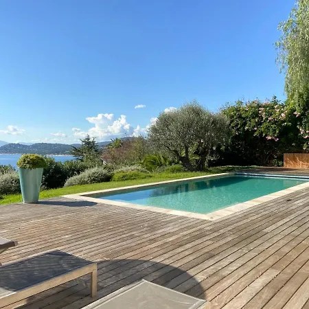 Villa Sleeps 12 With Pool And Air Con Les Issambres
