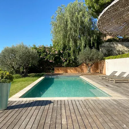 Sleeps 12 With Pool And Air Con * Les Issambres